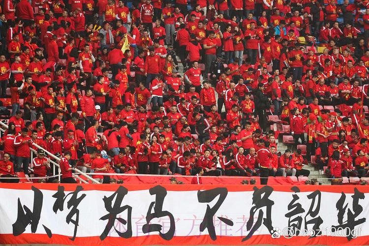 以胜利告别俄罗斯 国足用拼搏赢得尊重 以胜利告别俄罗斯 国足用拼搏赢得尊重