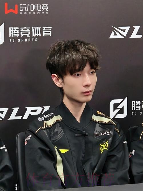 NIP中路开团击杀Leave希维尔,控死落地的ZDZ打出零换二拿下小龙 NIP中路开团击杀Leave希维尔,控死落地的ZDZ打出零换二拿下小龙